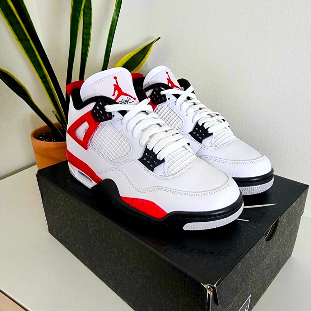 ⛹🏽♂️🔥🧯 Nike Air Jordan 4 Retro Red Cement 9M/10.5W ⛹🏽♂️🔥🧯 - Picture 1 of 5